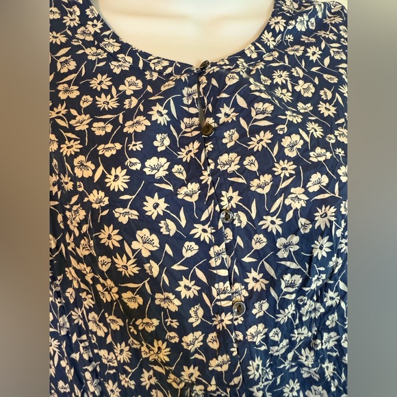 Old Navy Blue and White Floral Shirt - Picture 5 of 6
